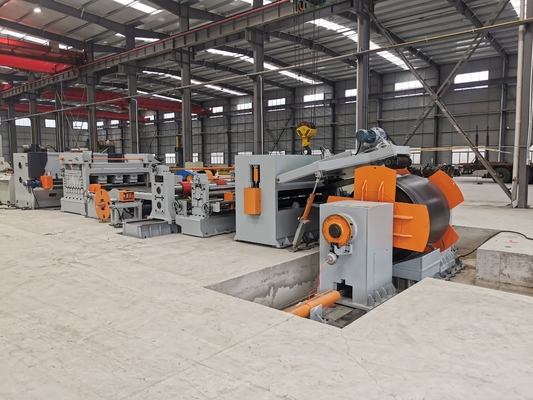 8-metrowy słup oświetleniowy przycięty do długości linii cięcia stożkowego