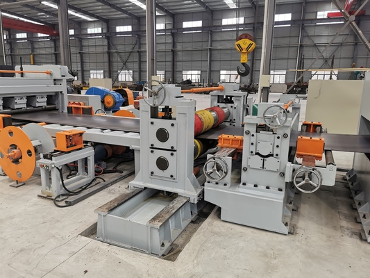 8-metrowy słup oświetleniowy przycięty do długości linii cięcia stożkowego