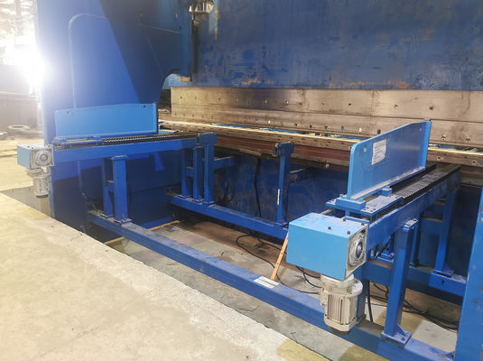 CNC hydrauliczne tłoczenie hamulca Stolik roboczy długość 13 bieguna