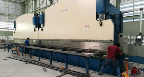 2-WE67K-400/7000 CNC Tandem Hydraulic Press Brake Do Tworzenia Świetlnego Bieguna Wysokiego Masta