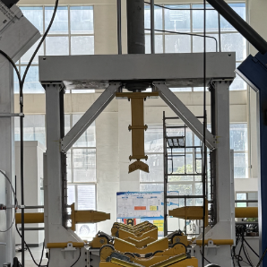 Hydrauliczna maszyna do wyprostowania monopoli 1200KN do 5G Pole Straightening Splicing Reshaping