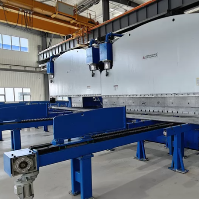 Giętarka CNC z podwójnym zawieszeniem do 14-metrowego stożkowego ośmiokątnego słupa latarni ulicznej