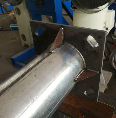 Automatyczna spawarka automatyczna 350 mm 2000 mm do lekkiego słupa