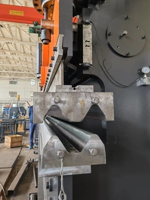 Dobra cena. Professional 5mm/s Bending Speed Press Brake Bending Machine for Precise Bending 3260*1500*2250 w Internecie